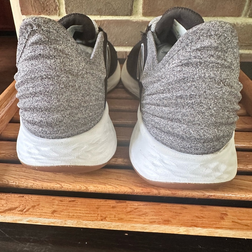 New Balance Black and Gray Sneakers with Breathable Mesh - Picture 4 of 16